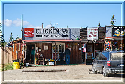 Alaska, Store, Saloon und Cafe im Herzen von Chicken