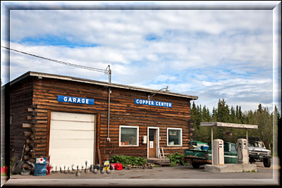 Alaska, eine kleine Tankstelle wo wir auch unseren Tank füllen lassen könnten