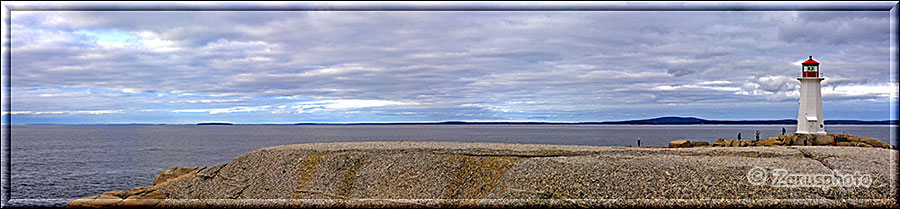 Panorama der Küste mit dem Lighthouse bei Peggys Cove