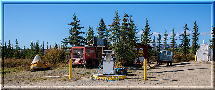 Alaska, eine Gas Station in Chicken