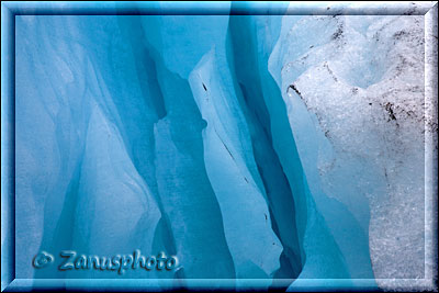 Alaska, den Fotografen zeigen sich die blauen Spalten sehr interessant für ihre Bilder