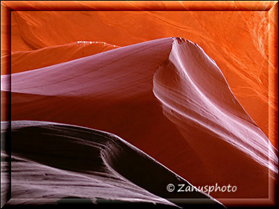 Arizona, drei unterschiedliche Farbflächen lassen sich im Antelope Canyon abbilden