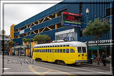 San Francisco, auch restaurierte Strassenbahnen verkehren in der City