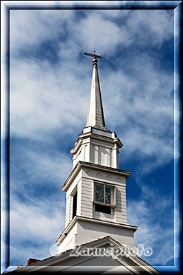 Kirchturm gegen den Himmel aufgenommen