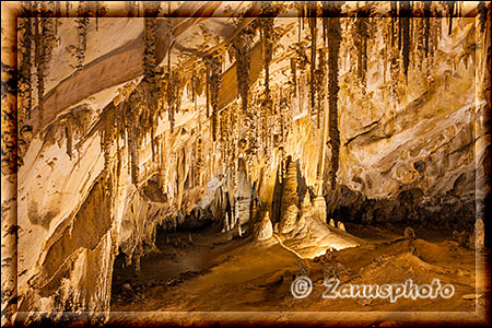 Carlsbad Caverns, von der Decke hängen die Stalagtiten herab
