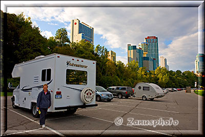 Camper auf dem Parkplatz bei den Niagara Falls