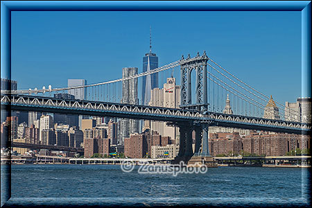 Die Manhattan Bridge vor der Skyline