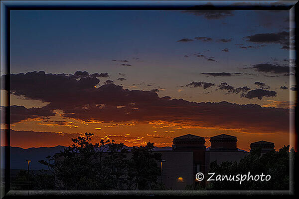 Tombstone, als im Westen die Sonne hinter dem Horizont verschwindet ziehen wir uns ins Zimmer zurück