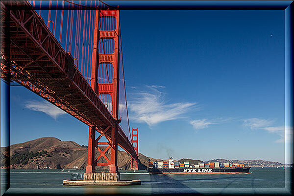 San Francisco 3, Golden Gate Bridge mit Schiffsverkehr darunter