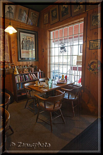 Virginia City, Ansicht einer gemütlichen Ecke in einem Restaurant