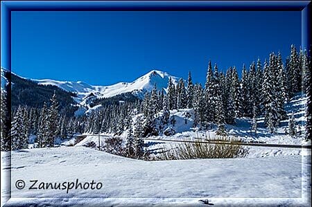 Silverton, durch eine tief verschneite Landschaft fahren wir zum Red Mountain Pass hinauf