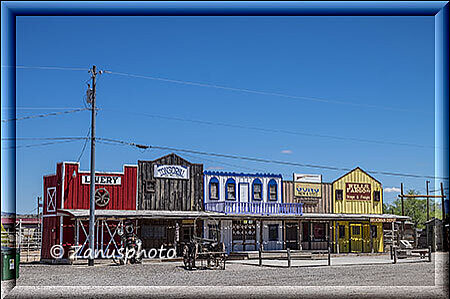 Seligman, fünf interessante Gebäude stehen hier nebeneinander