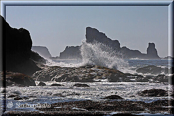 Rialto Beach, auf der anderen Seite des Hole in the Rock Durchganges brandet die See ans Ufer