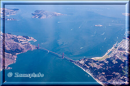 San Francisco, Blick aus dem Flieger auf die Golden Gate Bridge 