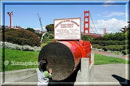 San Francisco, ein Stück vom Tragseil der Golden Gate Bridge zeigt sich den Besuchern