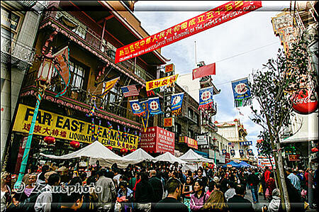 San Francisco, man sieht den Andrang zu diesem Festival in Chinatown