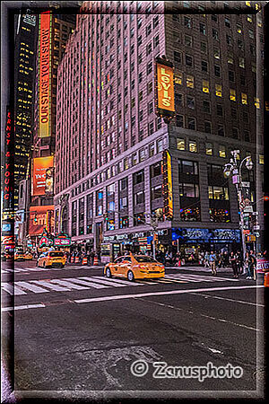 New York City - Times Square, nach der blauen Stunde wird es interessant am Times Square