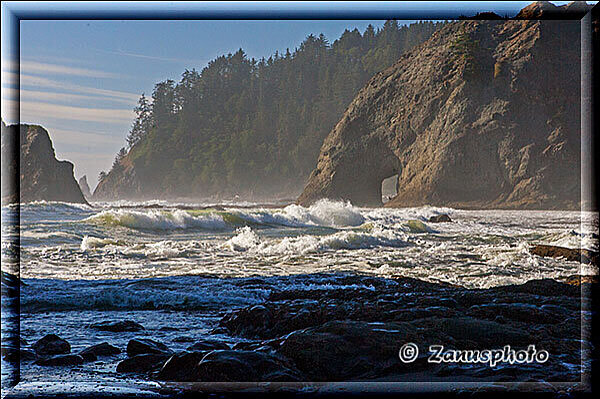 Rialto Beach, ein Loch in einer Felswand auch Hole in the Rock genannt