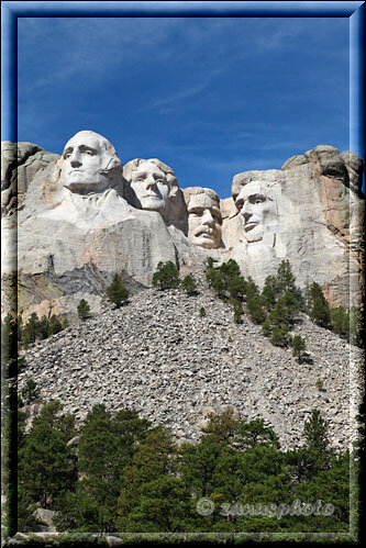 Mount Rushmore, hier ist die beste Ansicht vom Presidential Trail auf die Köpfe