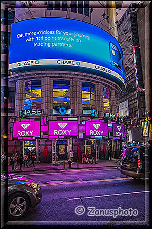 New York City - Times Square, das Roxy Hotel auch hier vorhanden mit vielen Möglichkeiten für die Besucher