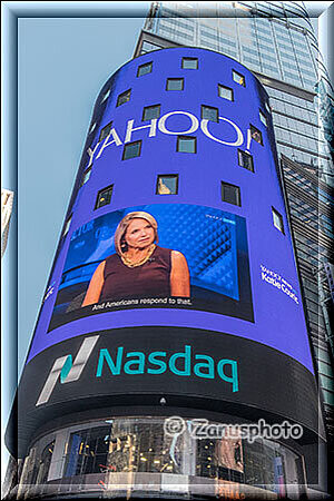 New York City - Times Square, Yahoo Werbung am Gebäude der Nasdaq Firma