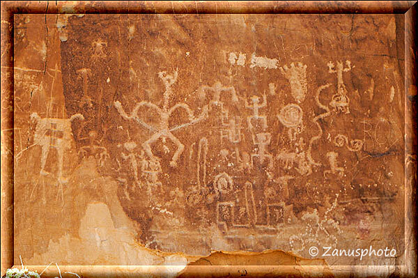 Chaco Canyon, nahe am Ende des Trails finden wir noch mehrere Petroglyphen vor