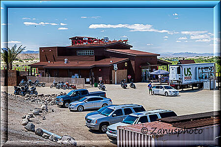 Oatman, auch hier in der Einsamkeit werden viele Geschäfte mit diesen Bikern erhofft