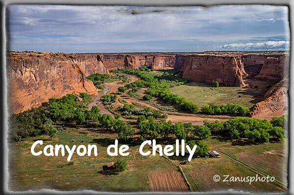 Canyon de Chelly, unser Blick fällt direkt in den Talbereich dieses Canyon hinein